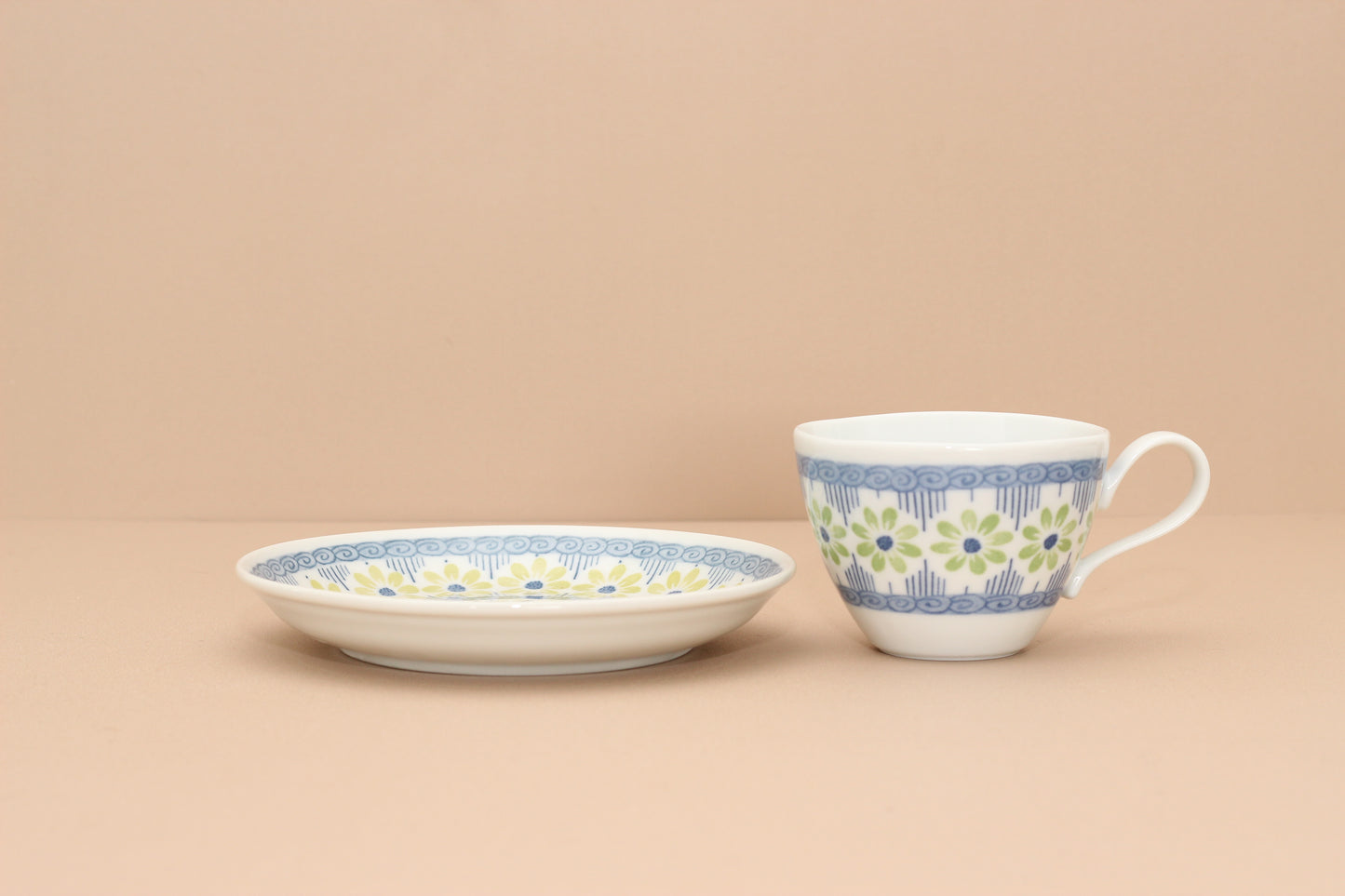 Table Talk Presents | Floral Pattern Japanese Ceramic Afternoon Tea Set (a set of 10)