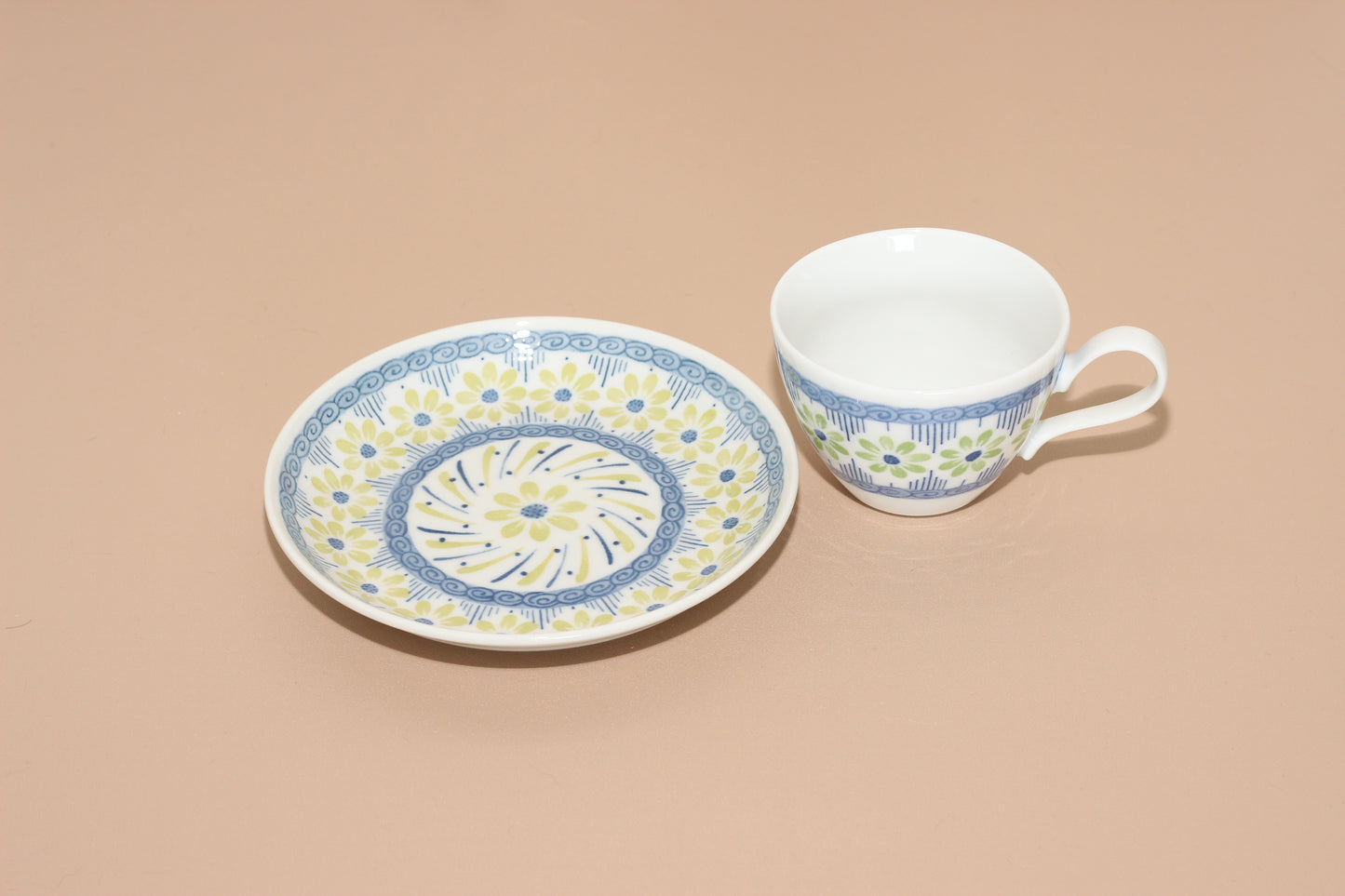 Table Talk Presents | Floral Pattern Japanese Ceramic Afternoon Tea Set (a set of 10)