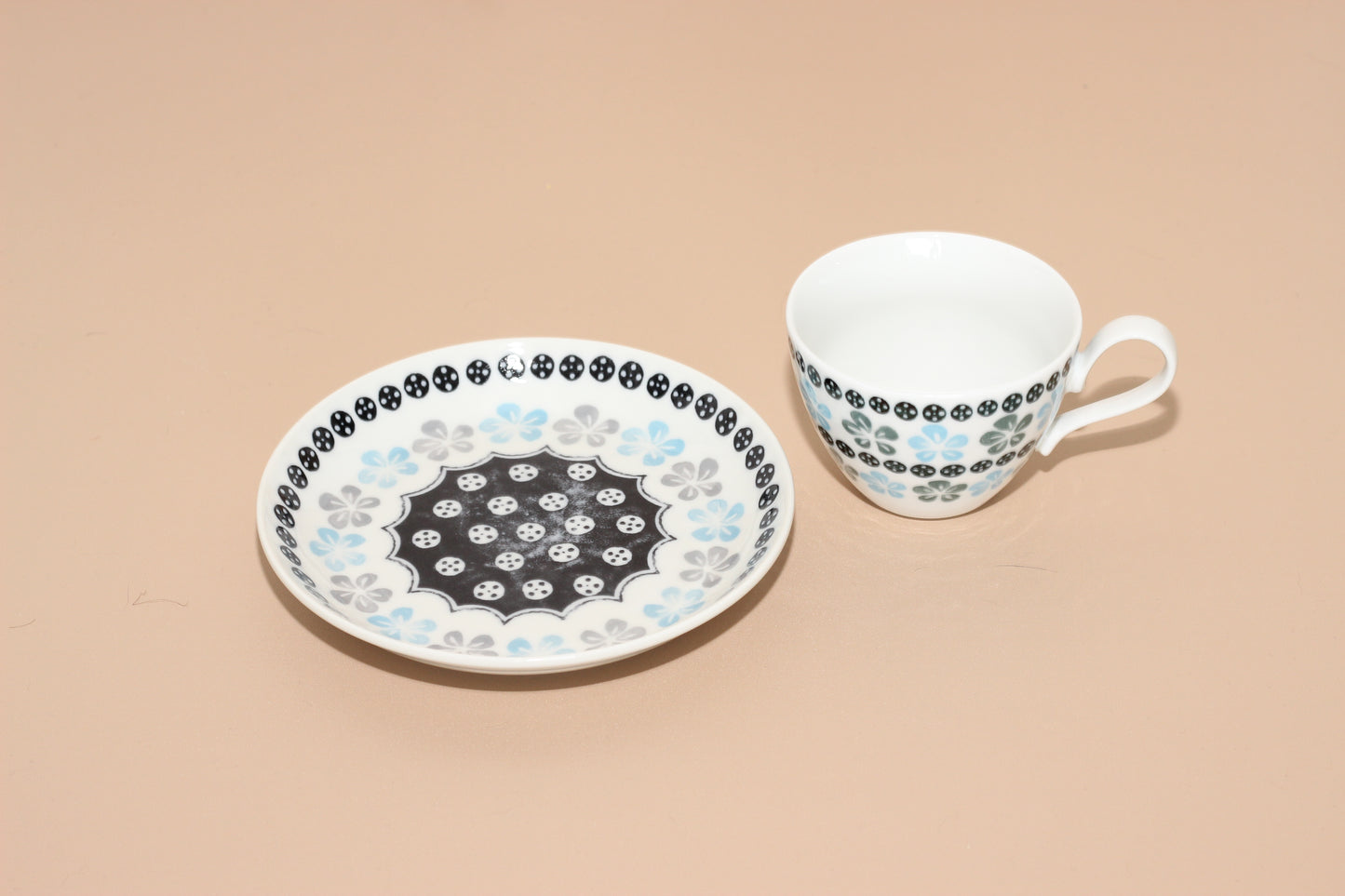 Table Talk Presents | Floral Pattern Japanese Ceramic Afternoon Tea Set (a set of 10)