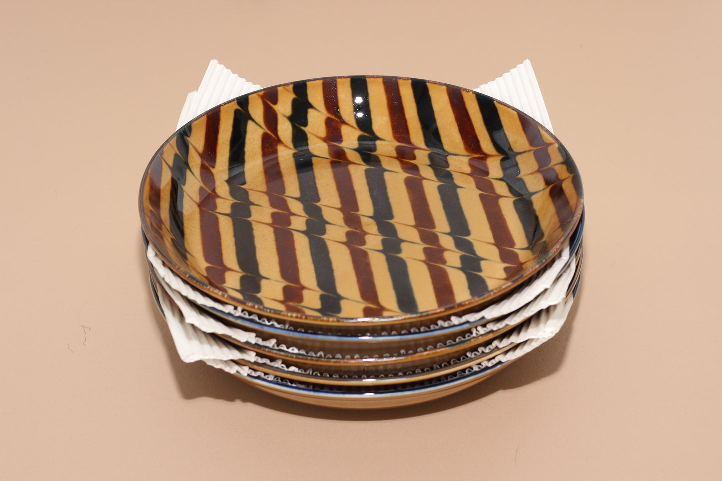 Table Talk Presents | Slipware Plates Box (Set of 5)